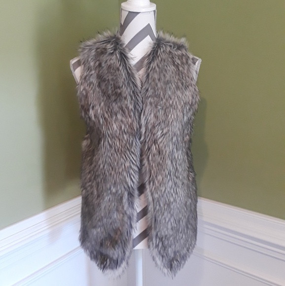 oh OMG Jackets & Blazers - 🍋 New Faux Fur Vest
